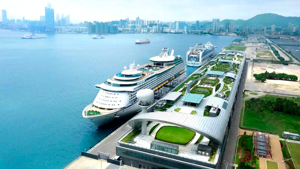 Kreuzfahrtschiffe am Kai-Tak-Kreuzfahrtterminal
