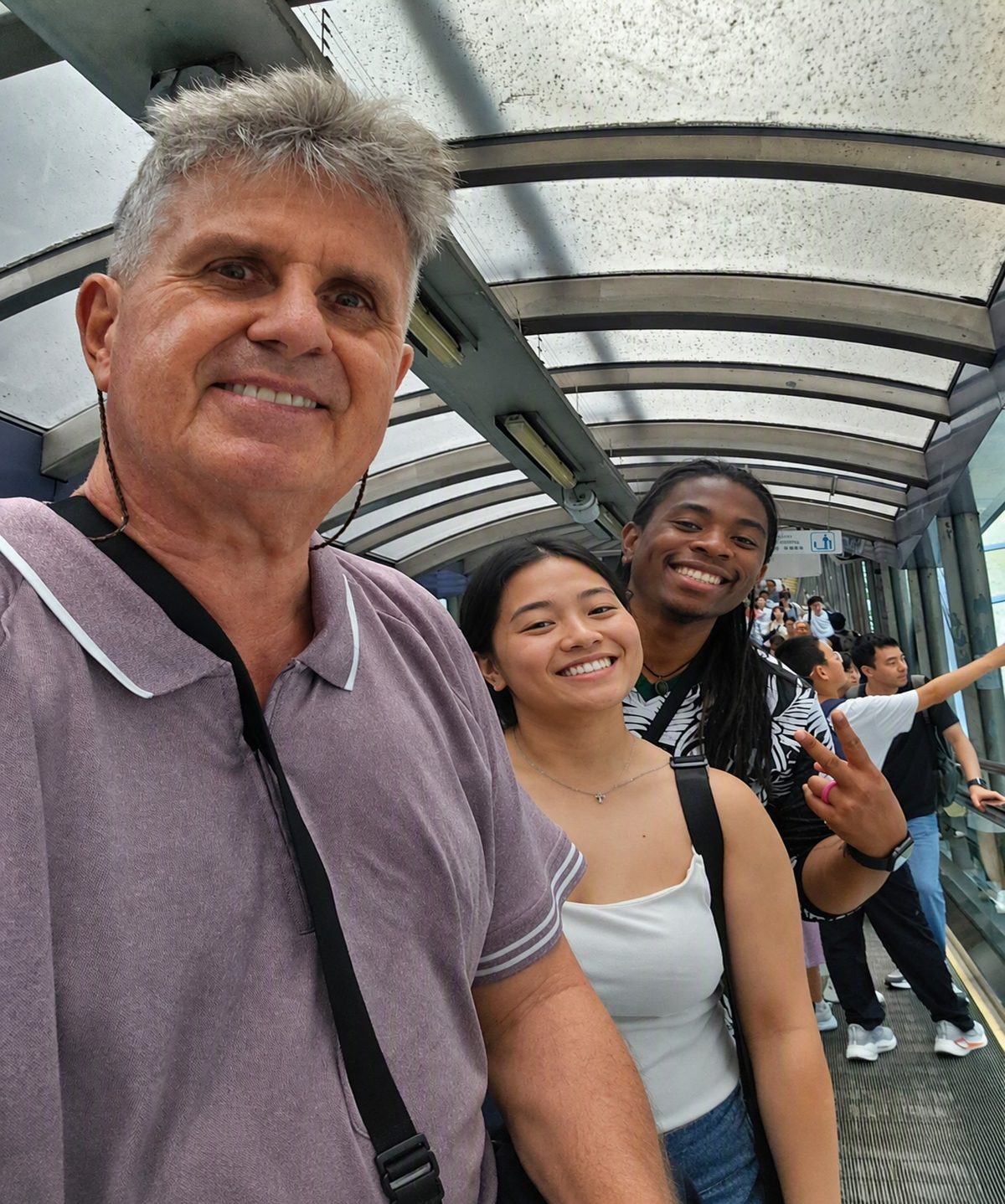 Hans with guests on the Central-Mid-Levels escalator